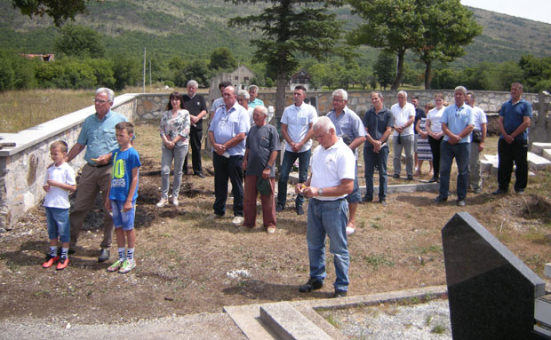 ОБНОВА ОСКРНАВЉЕНИХ ГРОБОВА: Да наши преци поново почивају у миру